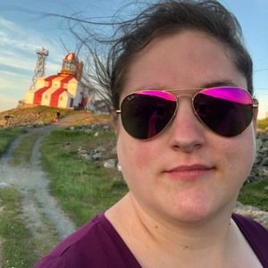 Meet your Posher, Danielle